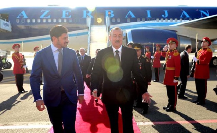 Aserbaidschans Präsident ist zu Staatsbesuch in Georgien angekommen